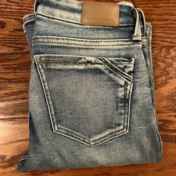 Buckle Black Women’s Tailored Boot Cut Jean 25x34 - Picture 2 of 5